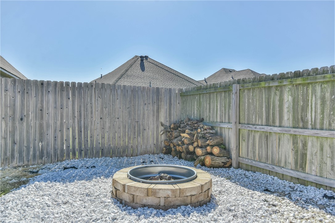 Bryan, Texas 77807, United States, 3 Bedrooms Bedrooms, ,2 BathroomsBathrooms,Residential,Pending,123532