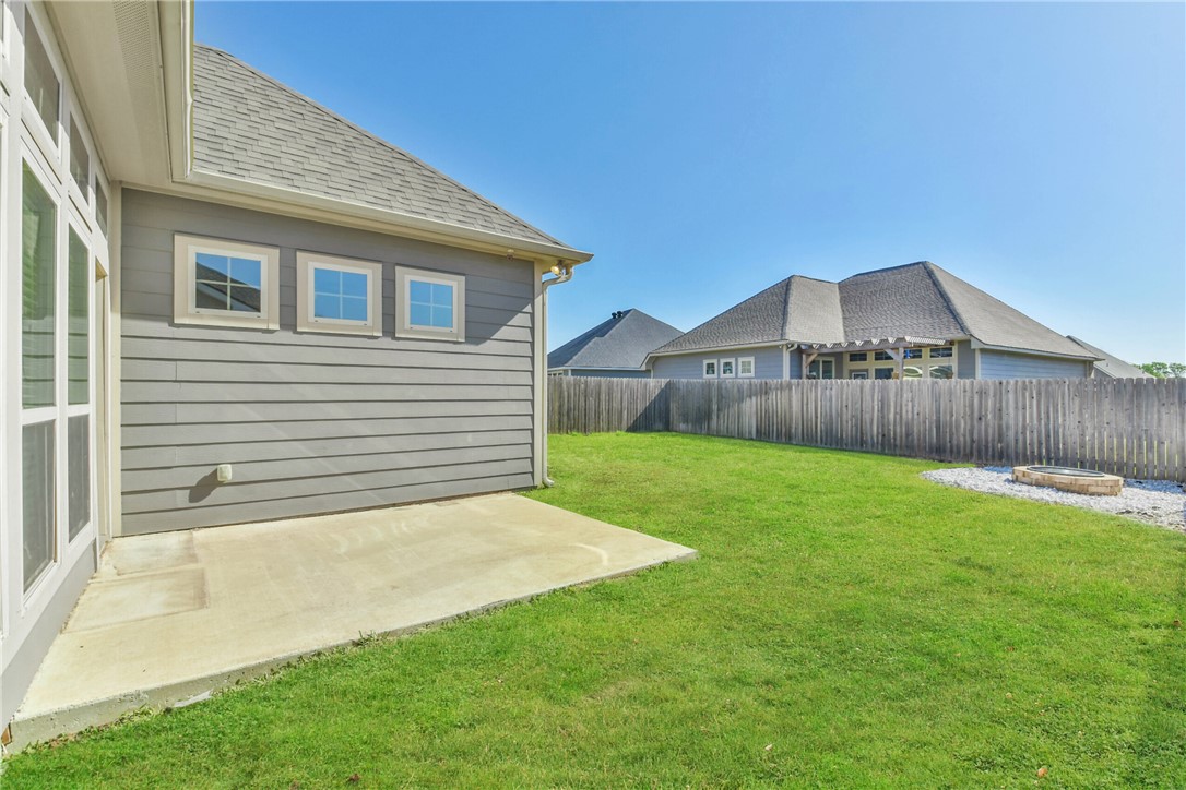 Bryan, Texas 77807, United States, 3 Bedrooms Bedrooms, ,2 BathroomsBathrooms,Residential,Pending,123532