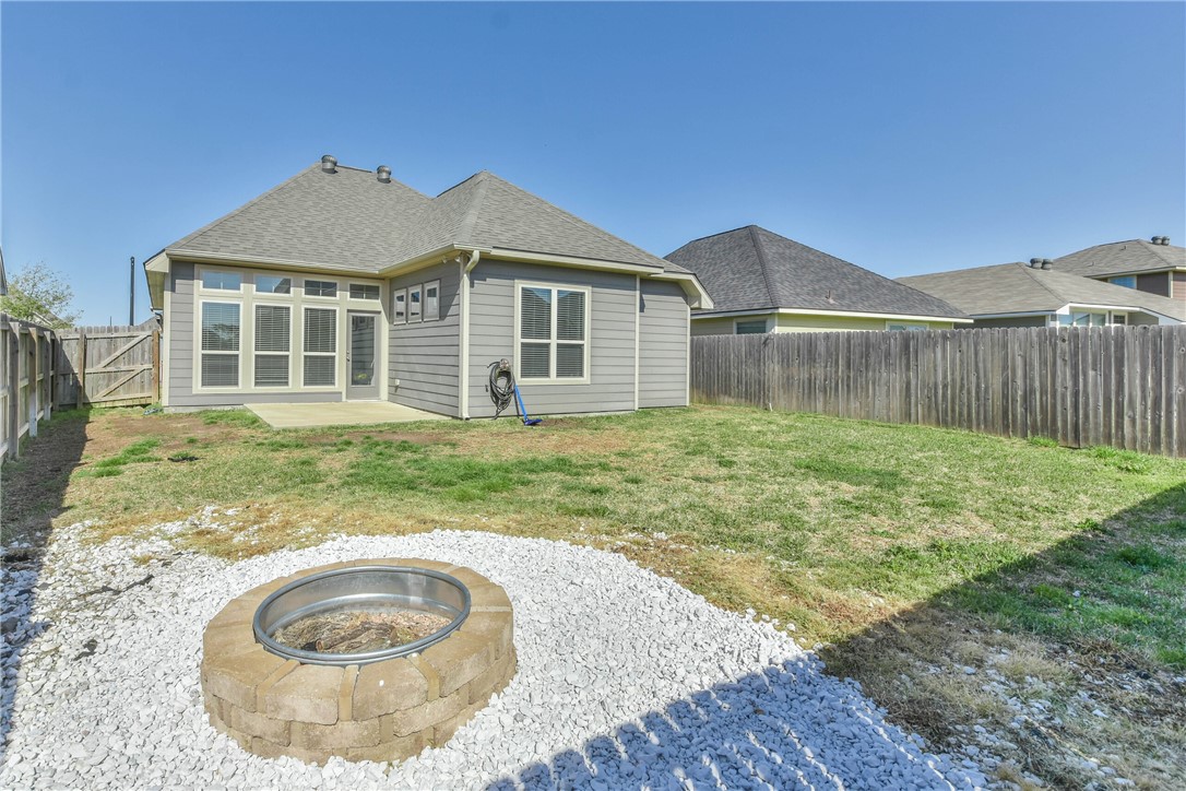 Bryan, Texas 77807, United States, 3 Bedrooms Bedrooms, ,2 BathroomsBathrooms,Residential,Pending,123532