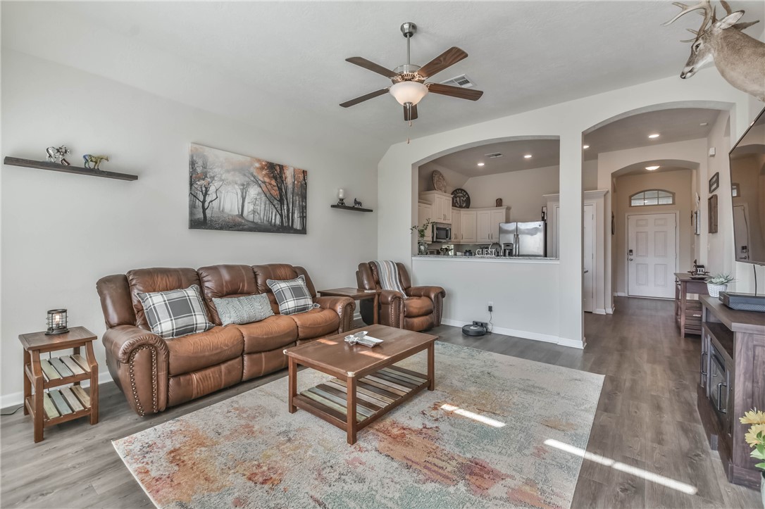 Bryan, Texas 77807, United States, 3 Bedrooms Bedrooms, ,2 BathroomsBathrooms,Residential,Pending,123532