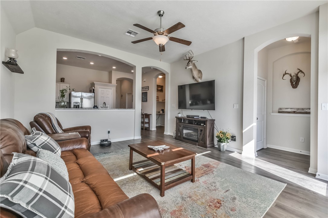 Bryan, Texas 77807, United States, 3 Bedrooms Bedrooms, ,2 BathroomsBathrooms,Residential,Pending,123532