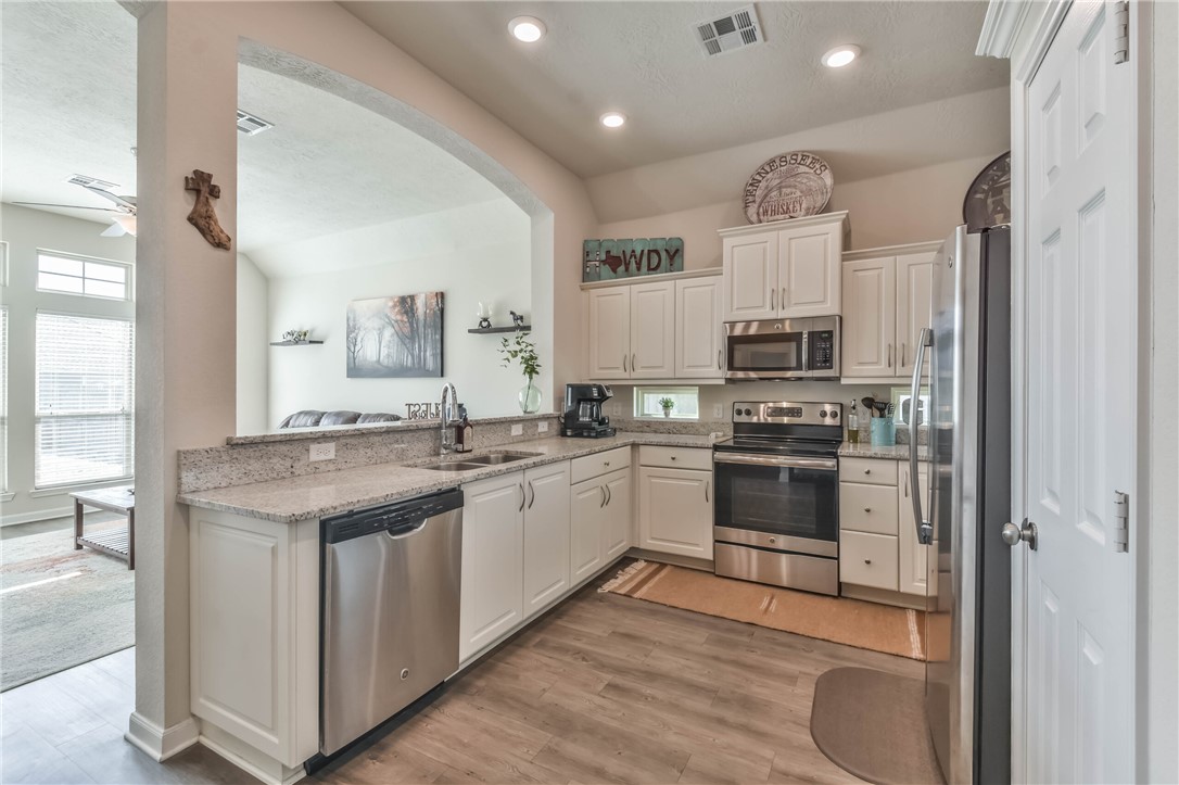 Bryan, Texas 77807, United States, 3 Bedrooms Bedrooms, ,2 BathroomsBathrooms,Residential,Pending,123532