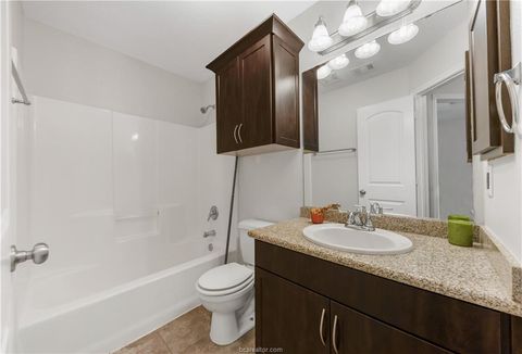 Tiny photo for 2031 Positano Loop, Bryan, TX 77808 (MLS # 25013222)