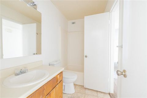 Tiny photo for 1107 Verde Drive #8, Bryan, TX 77801 (MLS # 26004403)