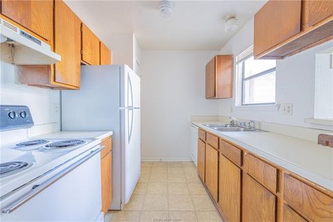 Tiny photo for 1107 Verde Drive #8, Bryan, TX 77801 (MLS # 26004403)