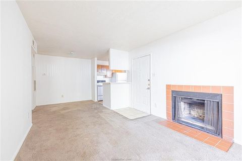 Tiny photo for 1107 Verde Drive #8, Bryan, TX 77801 (MLS # 26004403)