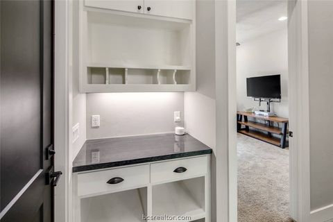 Tiny photo for 2900 E Embers Court, Bryan, TX 77808 (MLS # 26000047)