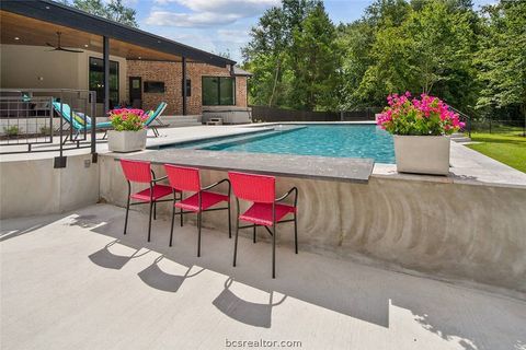 Tiny photo for 2900 E Embers Court, Bryan, TX 77808 (MLS # 26000047)