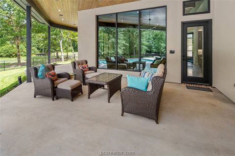 Tiny photo for 2900 E Embers Court, Bryan, TX 77808 (MLS # 26000047)