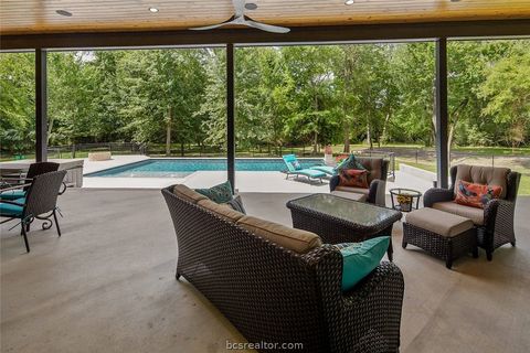 Tiny photo for 2900 E Embers Court, Bryan, TX 77808 (MLS # 26000047)