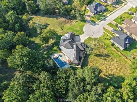 Tiny photo for 2900 E Embers Court, Bryan, TX 77808 (MLS # 26000047)