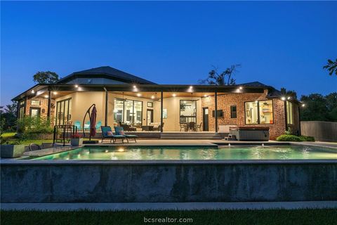 Tiny photo for 2900 E Embers Court, Bryan, TX 77808 (MLS # 26000047)