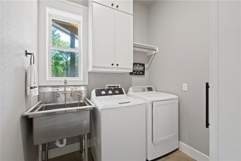 Tiny photo for 2900 E Embers Court, Bryan, TX 77808 (MLS # 26000047)