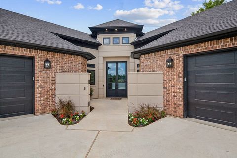 Tiny photo for 2900 E Embers Court, Bryan, TX 77808 (MLS # 26000047)