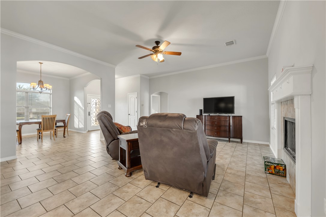 Bryan, Texas 77808, United States, 3 Bedrooms Bedrooms, ,2 BathroomsBathrooms,Residential,Pending,83846