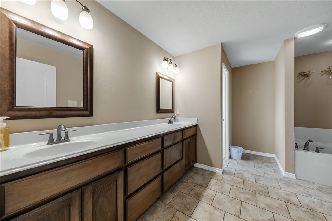 Bryan, Texas 77808, United States, 3 Bedrooms Bedrooms, ,2 BathroomsBathrooms,Residential,Pending,83846