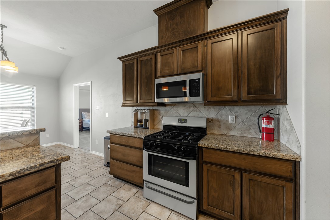 Bryan, Texas 77808, United States, 3 Bedrooms Bedrooms, ,2 BathroomsBathrooms,Residential,Pending,83846