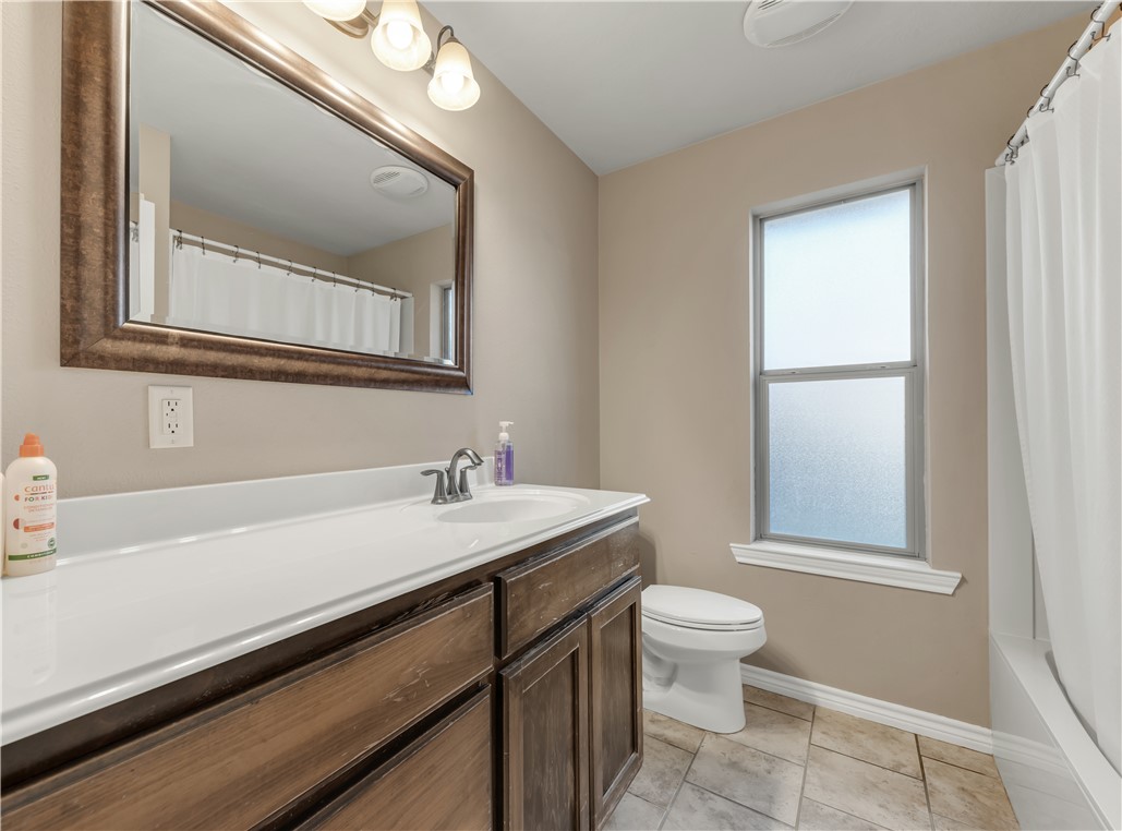 Bryan, Texas 77808, United States, 3 Bedrooms Bedrooms, ,2 BathroomsBathrooms,Residential,Pending,83846