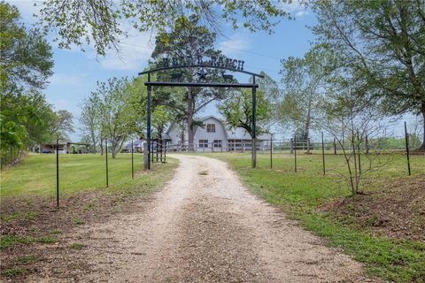 Photo of 4431 County Road 308, Caldwell, TX 77836 (MLS # 26004207)