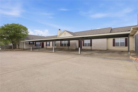 Photo of 622 Holleman Drive, College Station, TX 77840 (MLS # 26004106)