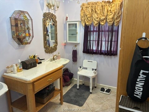 Tiny photo for 301 Beech Street, Calvert, TX 77837 (MLS # 26010990)