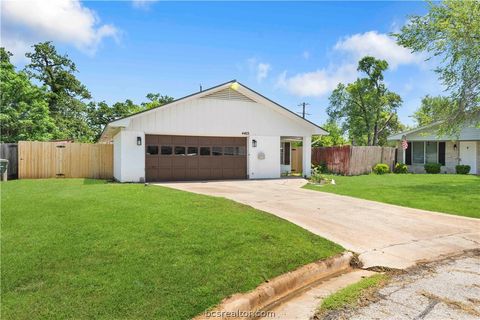 Tiny photo for 4403 Robinhood Circle, Bryan, TX 77803 (MLS # 26005444)