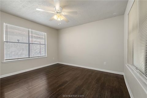 Tiny photo for 4403 Robinhood Circle, Bryan, TX 77803 (MLS # 26005444)