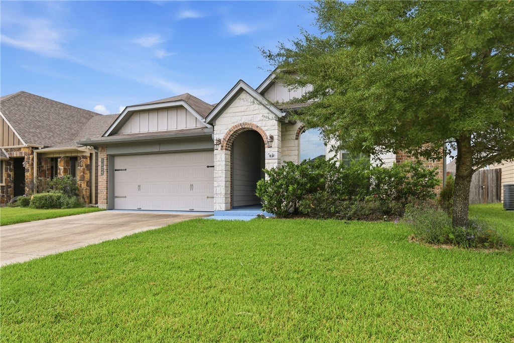 Photo of 2024 Stubbs Drive, Bryan, TX 77807 (MLS # 26012803)