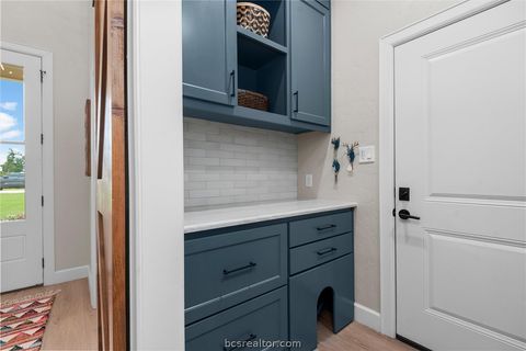 Tiny photo for 914 Axis Lane, Franklin, TX 77856 (MLS # 26003381)