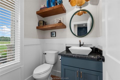 Tiny photo for 914 Axis Lane, Franklin, TX 77856 (MLS # 26003381)