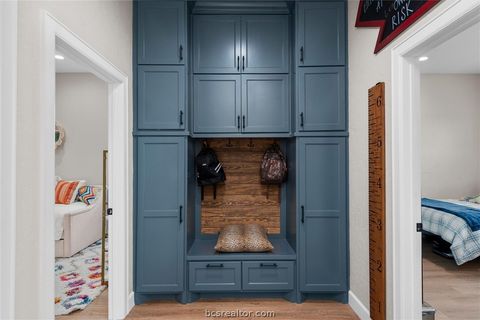 Tiny photo for 914 Axis Lane, Franklin, TX 77856 (MLS # 26003381)