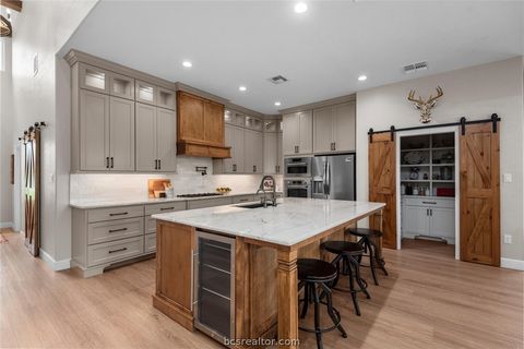 Tiny photo for 914 Axis Lane, Franklin, TX 77856 (MLS # 26003381)