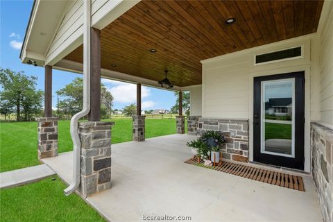 Tiny photo for 914 Axis Lane, Franklin, TX 77856 (MLS # 26003381)