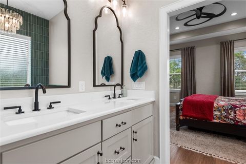 Tiny photo for 914 Axis Lane, Franklin, TX 77856 (MLS # 26003381)