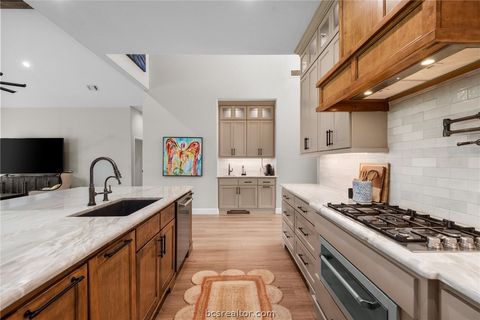 Tiny photo for 914 Axis Lane, Franklin, TX 77856 (MLS # 26003381)