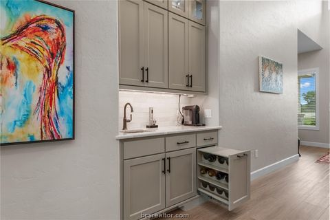 Tiny photo for 914 Axis Lane, Franklin, TX 77856 (MLS # 26003381)