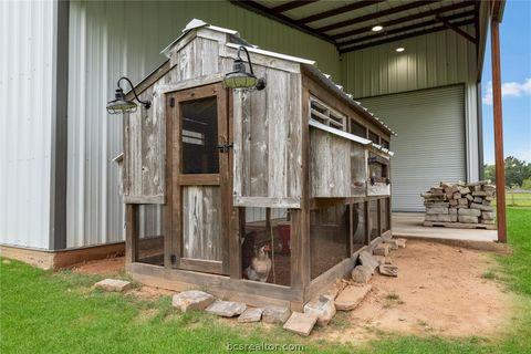 Tiny photo for 914 Axis Lane, Franklin, TX 77856 (MLS # 26003381)