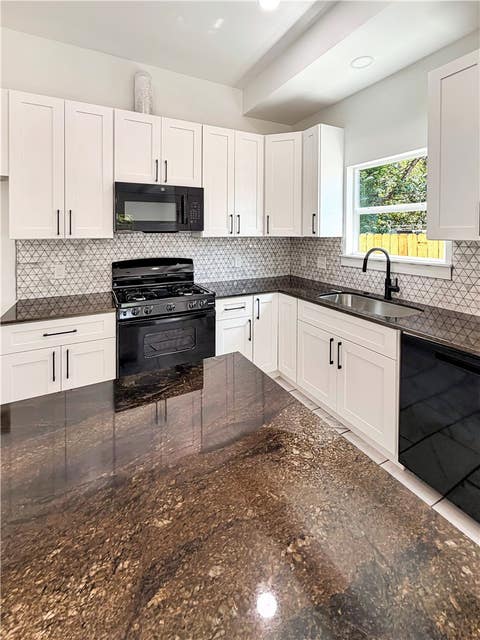 Tiny photo for 1317 New Street, Hearne, TX 77859 (MLS # 26009868)