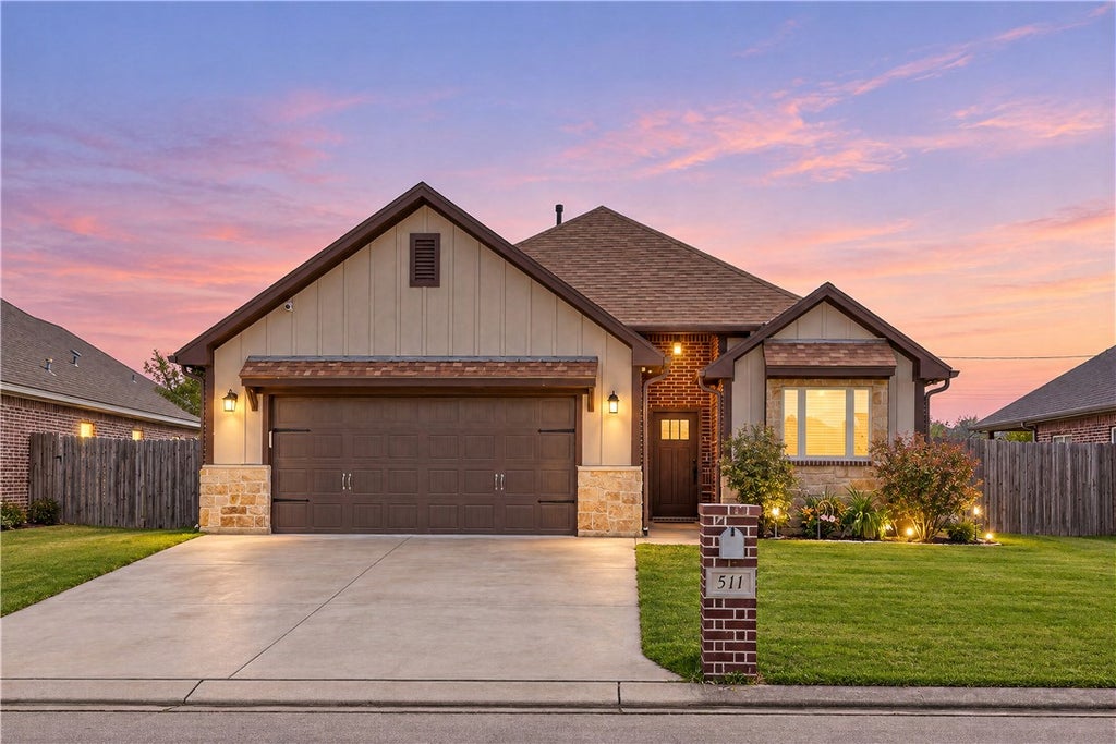 Photo of 511 Sunny Street, Caldwell, TX 77836 (MLS # 26011170)
