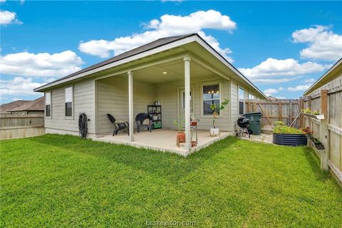 Tiny photo for 2038 Chief Street, Bryan, TX 77807 (MLS # 26006398)
