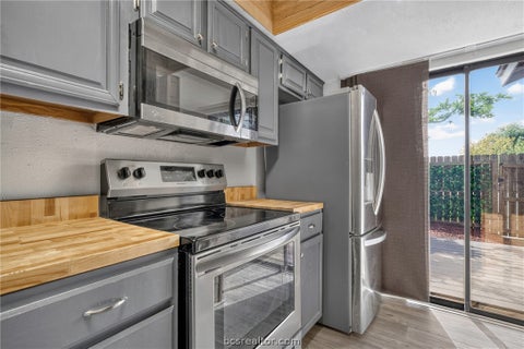 Tiny photo for 2411 De Lee Street #18, Bryan, TX 77802 (MLS # 26012671)