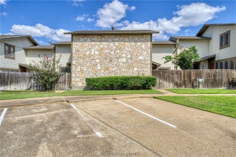 Tiny photo for 2411 De Lee Street #18, Bryan, TX 77802 (MLS # 26012671)