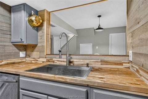 Tiny photo for 2411 De Lee Street #18, Bryan, TX 77802 (MLS # 26012671)