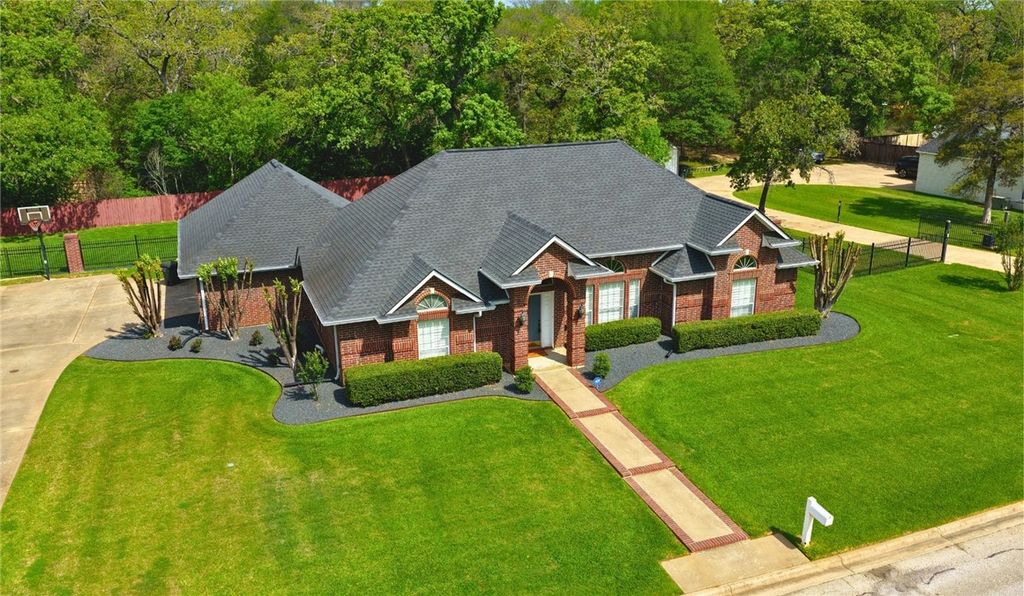 Photo of 808 Timber Lane, Caldwell, TX 77836 (MLS # 26004658)