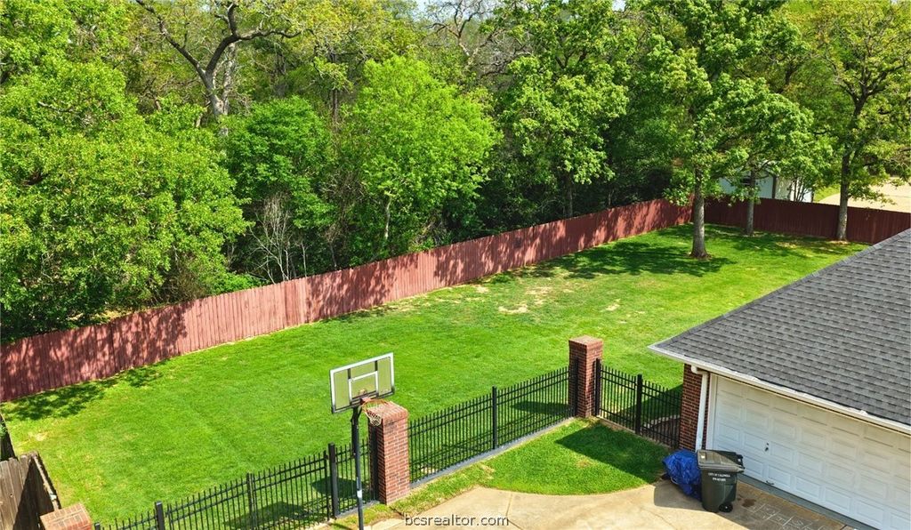 Photo of 808 Timber Lane, Caldwell, TX 77836 (MLS # 26004658)