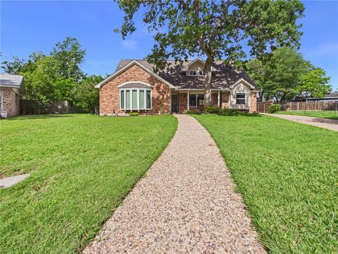 Photo of 902 Briar Bend Court, Bryan, TX 77802 (MLS # 26005041)