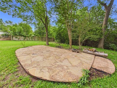 Tiny photo for 902 Briar Bend Court, Bryan, TX 77802 (MLS # 26005041)