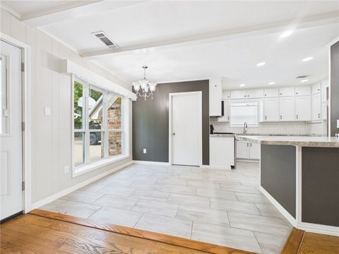 Tiny photo for 902 Briar Bend Court, Bryan, TX 77802 (MLS # 26005041)