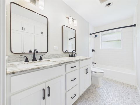 Tiny photo for 902 Briar Bend Court, Bryan, TX 77802 (MLS # 26005041)