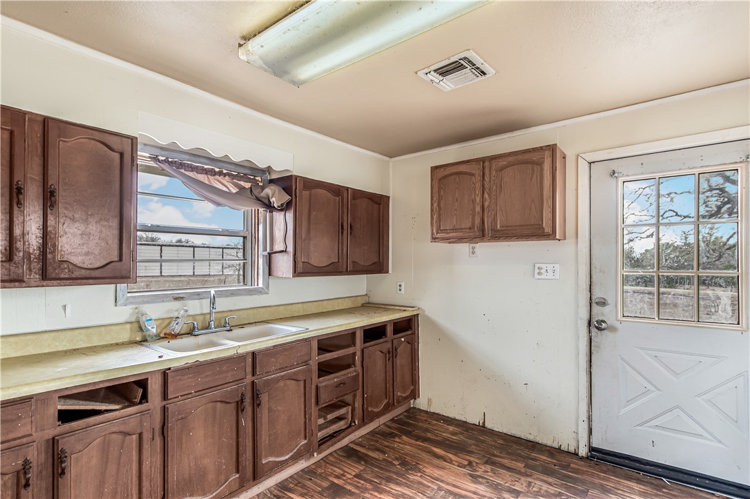 107 Leaning Oaks Street